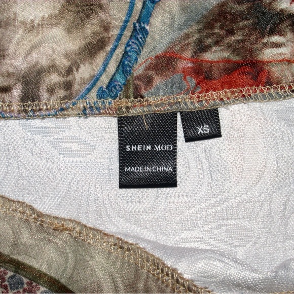 Cute Cat print mini skirt - Picture 3 of 4